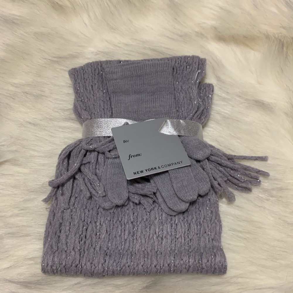 New York & company scarf and glove set